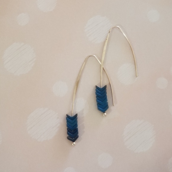 Arrow Hook Earrings - Picture 1 of 1